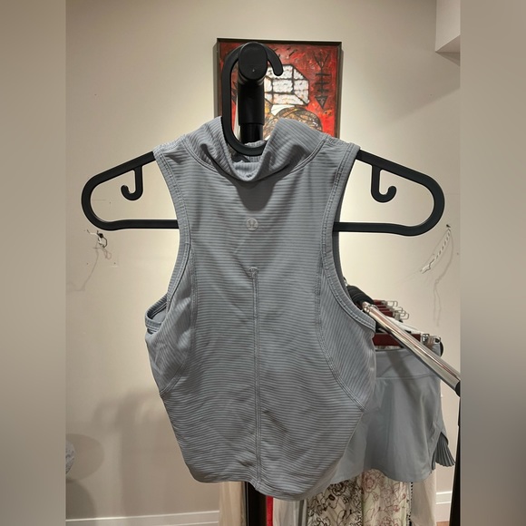 Lululemon Tank Top Size 4 - Picture 2 of 4